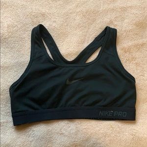 Nike pro sports bra